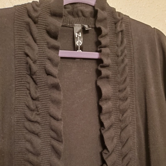 ZOE + PHOEBE ruffle black Cardigan - Picture 3 of 6